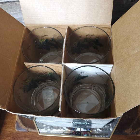 Portmeirion Glassware Set of Four Double Old Fashioned - The Holly & The Ivy - Picture 9 of 10